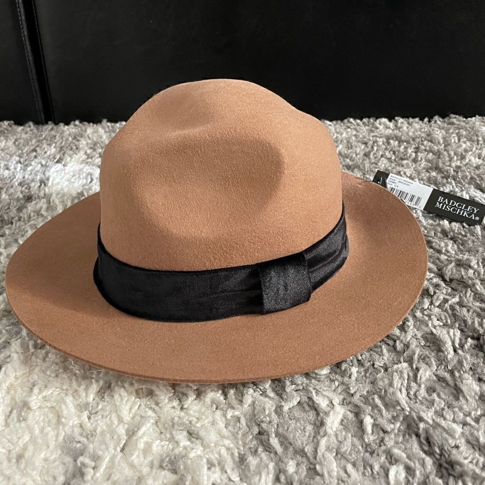 NWT Badgley Mischka Wool Fedora Hat